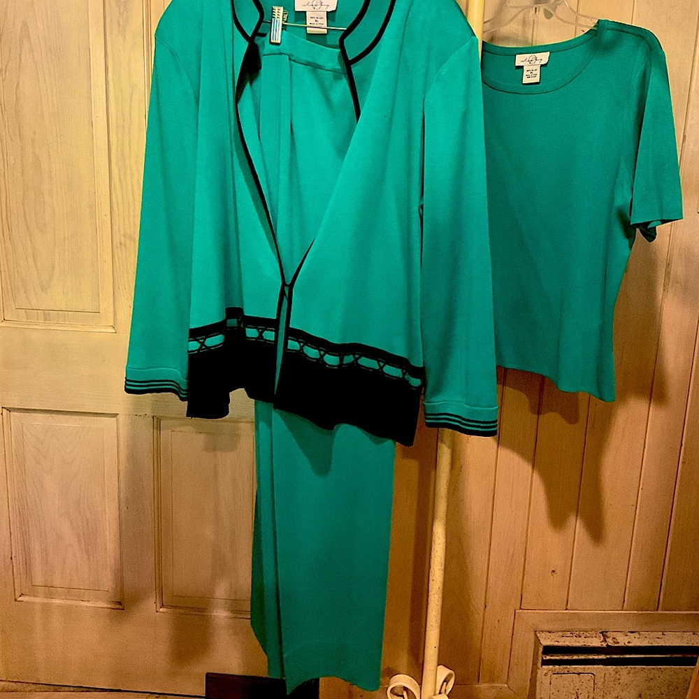 Vintage Ming Wang 3 pc pantsuit. Acrylic
